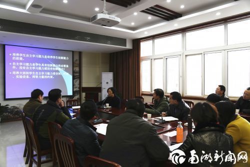 国家教学名师霍剑青做客我校“名师进校园”讲授实验课教学艺术