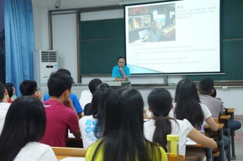 资源环境信息系黄魏副教授宣讲自己的课题组