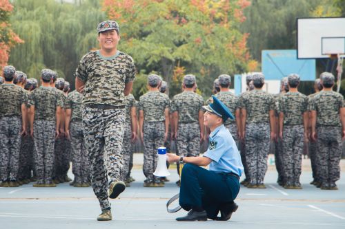 训练乐呵呵 李振