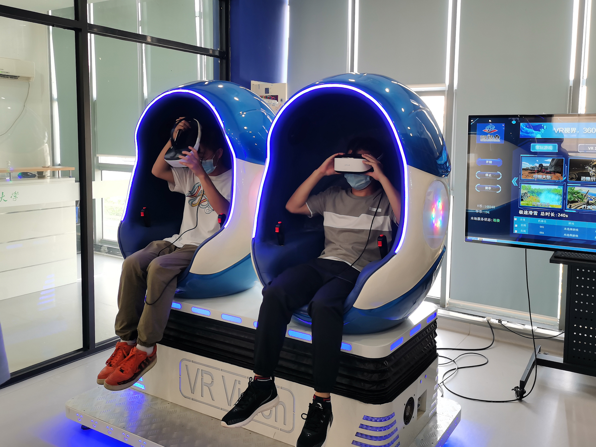 新同学体验VR（图书馆 供图）