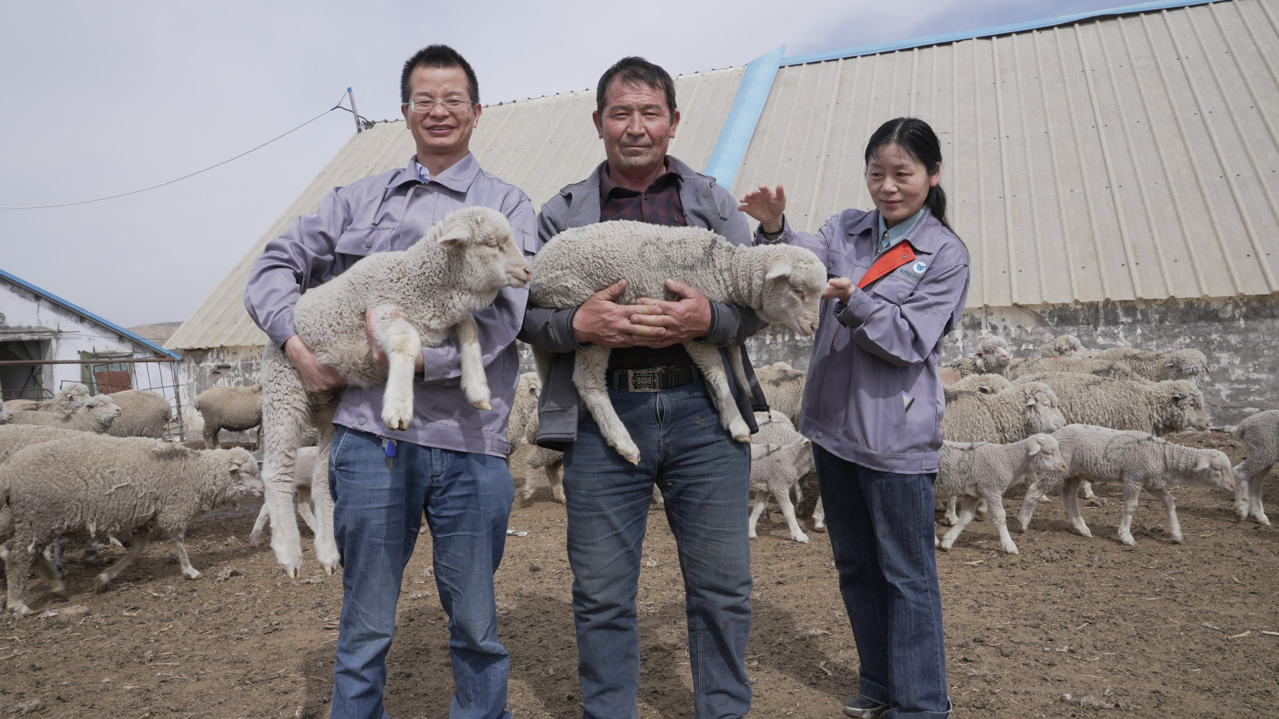 杨庆勇教授作为中组部、团中央第21批博士服务团成员赴新疆农垦科学院开展为期两年的援疆工作