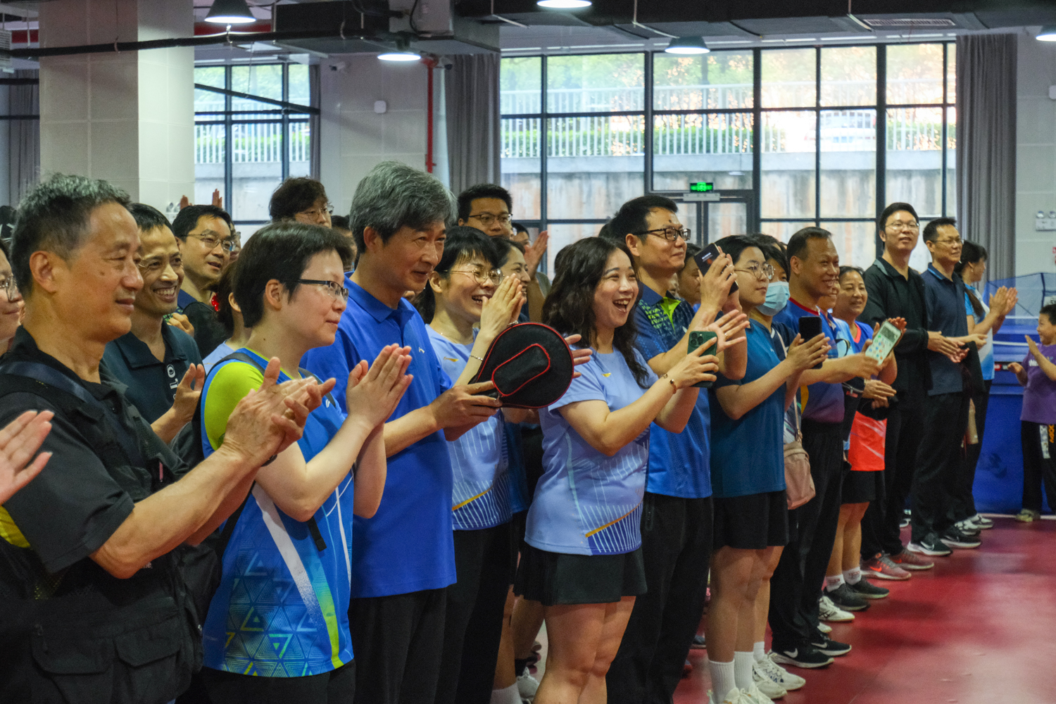 参赛运动员参加开幕式（学通社记者 姚乃文 摄）