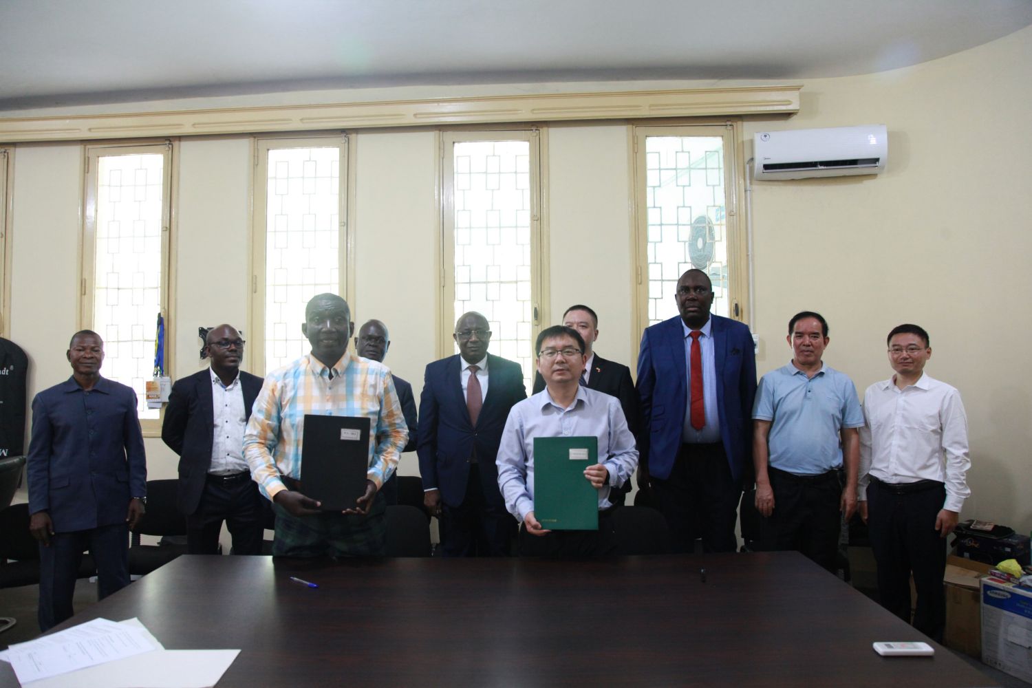 与刚果（布）国家农业研究院签署合作协议