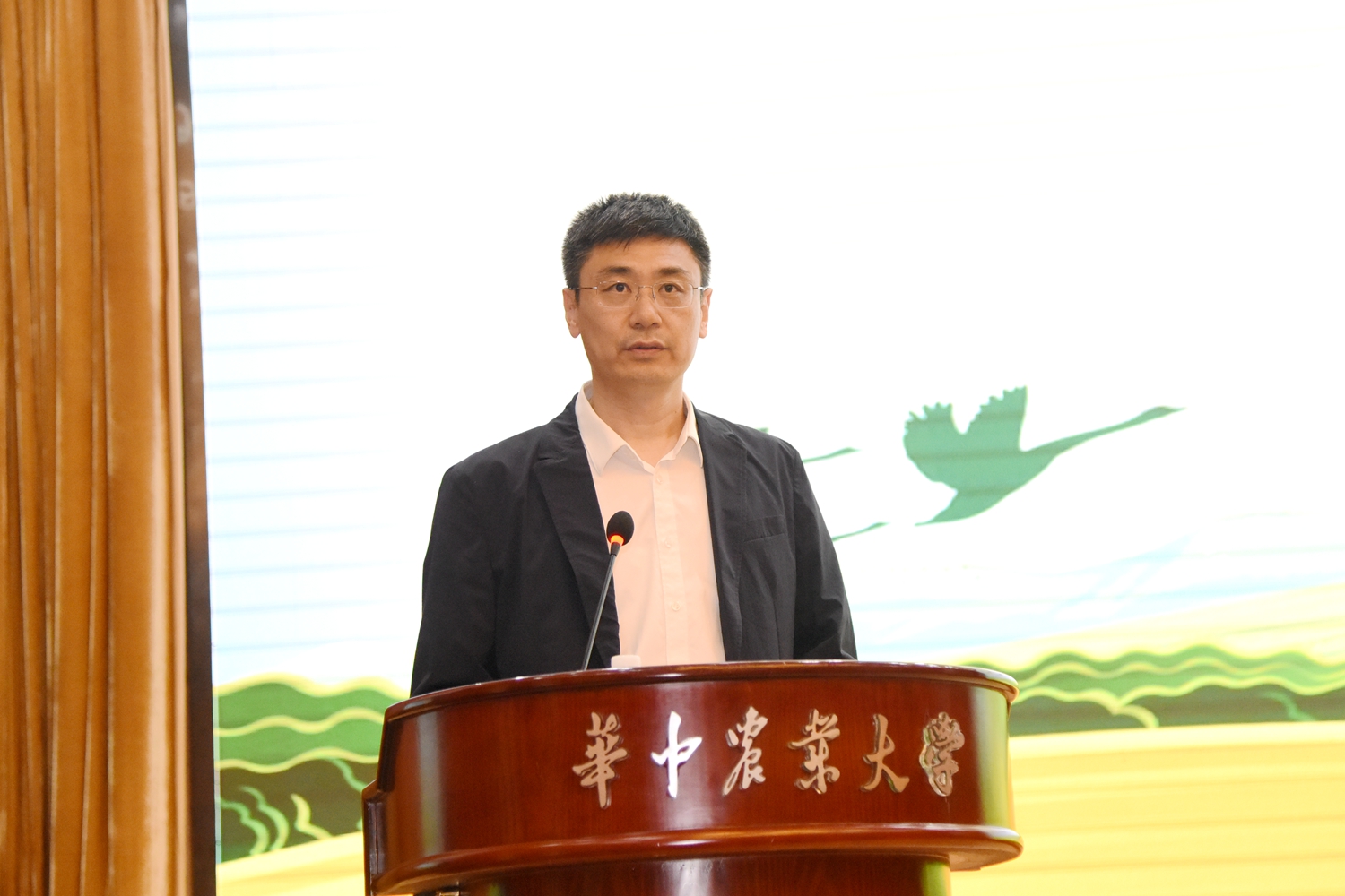 农业农村部人力资源开发中心党委书记刘瑞明讲话（记者 川竹 摄）